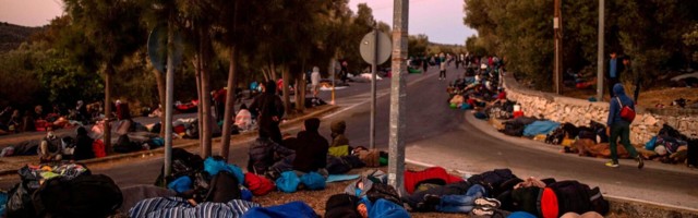 Kreeka põrgulik pagulaslaager leidis tule läbi lõpu
