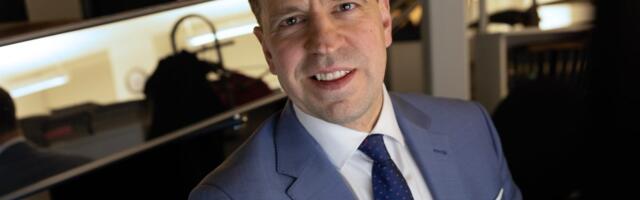 Jüri Ratase perega liitus neljajalgne sõber. „Jälle on aeg kõik jalanõud kappi peita“