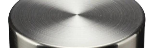 Kuidas hoida pottide ja pannide põhjad puhtad ja läikivad – piisab vaid kahest koostisosast