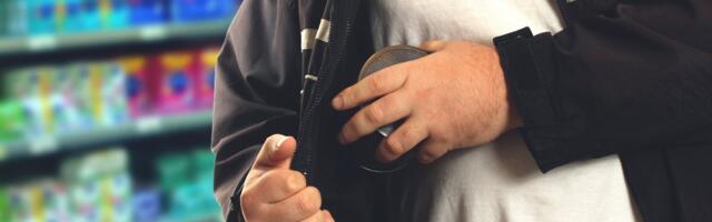 Kaklused ja viinapudeleid täis varrukad: ühe õhtuga tabati kolm tuntud sarivarast