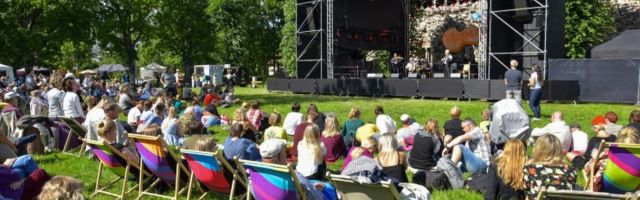 FOTOD | Viljandis nautisid sajad silmapaarid mõnusat pärimusmuusika kontserdipäeva