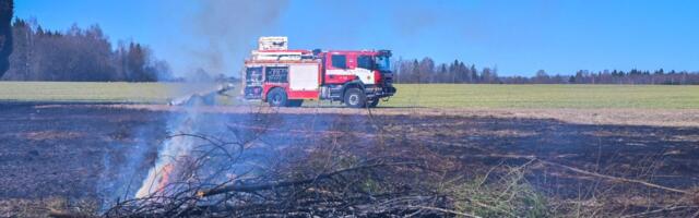 Päästjad on nädalavahetusel käinud kustutamas kümneid lõkkest alguse saanud kulupõlenguid. Üks inimene sai vigastada