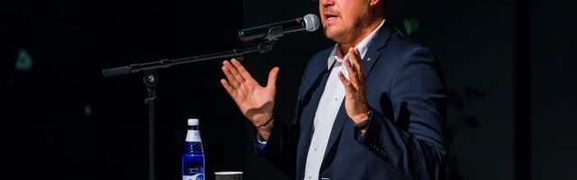 Hannes Võrno õpetab Kohtla-Järve gümnaasiumis meediat
