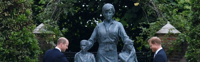Piinlik ja elutu pühamu – printsess Diana skulptuur on hingetu nonsenss