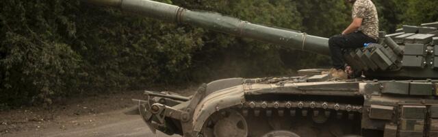 DELFI UKRAINAS | Käisime vaatamas, kuidas rindel tanke parandatakse. Siis käis pauk