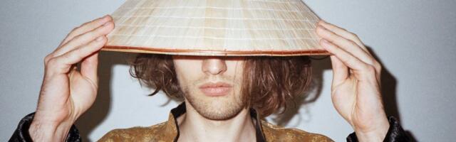 Neli aastat räpiskeenest eemal olnud Sammalhabe naaseb pärast kannapööret muusikasse, et ühele ajastule väärikas punkt panna