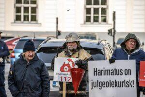 Kaks sammu streigi poole