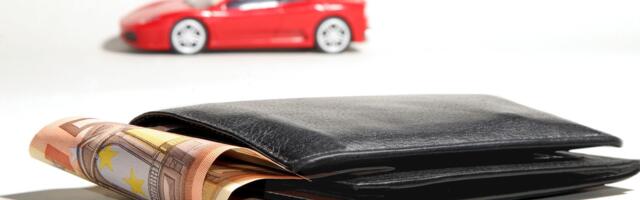 Isamaa tahab kohustada valitsust automaksu tagasi võtma