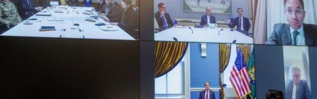 Ukrainas valitsev „kasaaride finantsrahu“: BlackRock ja Zelenskõi katastroof