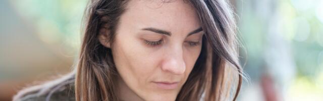 Psühholoogid selgitavad, miks me muutume ajapikku negatiivseks ja kuidas sellest samm-sammult välja tulla