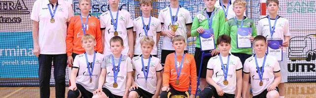 Aru­kü­la U14 mees­kond on Ees­ti kä­si­pal­li­meis­ter