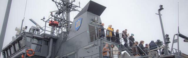 Pea 300 koolinoort käis tutvumas teenistusega mereväes