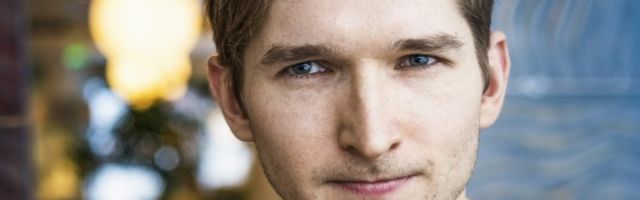 KLÕPS | Lenna Kuurmaa kihlatu Lauri Mäesepp käis alasti ujumas: järve vesi suutis veel kannikaid jahutada