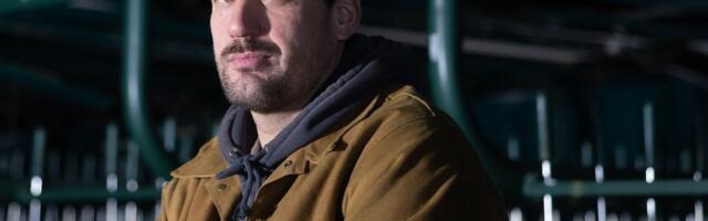„Garantiiga nelivedu otsib uut suhet.“ Räppar Reket müüb sotsiaalmeedias autot
