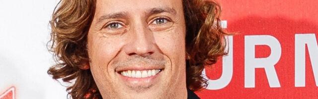 VIDEO | Taas Eestis! Maksim Galkin nautis jalutuskäiku vanalinnas ja jõi Tallinna jõuluturul glögi 