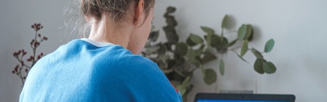 Ei viitsi mõnel päeval isegi kodust väljuda? Teeme selgeks, kuidas pikaaegne kodus istumine tervisele tegelikult mõjub