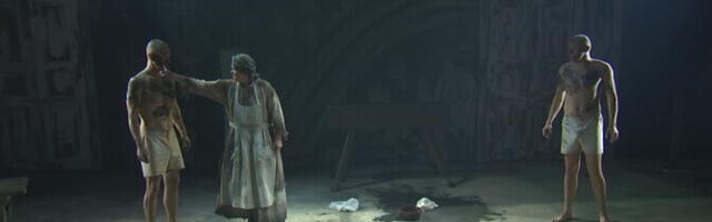 Театр "Ванемуйне" покажет историю выживания братьев-близнецов в жестоком мире войны