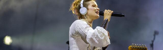 Monetotška vahistati Venemaal tagaselja. Väidetavalt hoidus lauljatar „välisagendi“ kohustustest