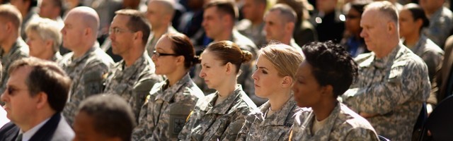 USA demokraadid soovivad ka naised sõjaväe jaoks kirja panna