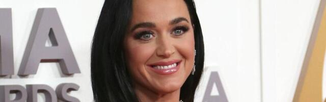 KUUM KLÕPS | Katy Perry heitis riided seljast ja näitas oma suurepärast vormi