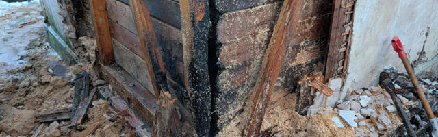 PILDID: Tartus põles puitmaja nurk