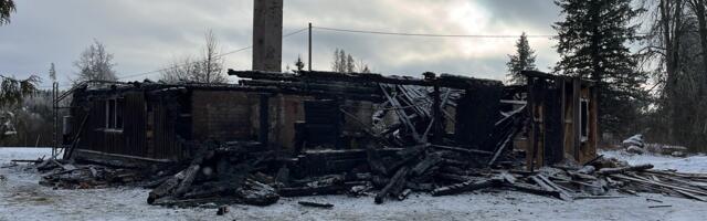 Võrumaal leiti põlenud elumajast hukkunu, tulekahju põhjustas suitsetamine