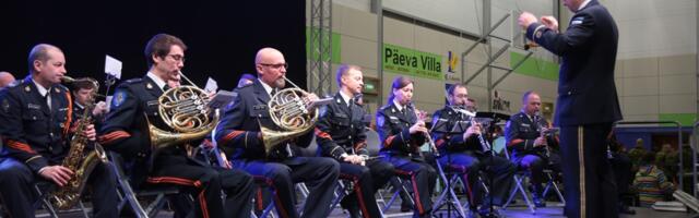 Simmu Vasar pani sõjaväeorkester juhi ameti maha