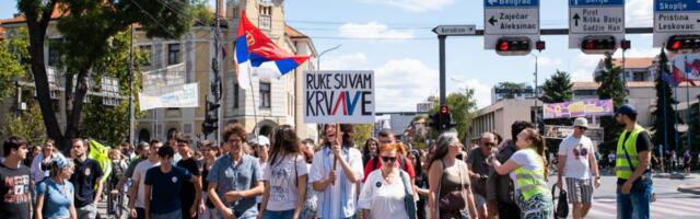 Niški studenti obeležili 10 meseci od pada nadstrešnice i predali zahteve rektoru Univerziteta