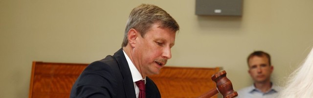 Kohus peab aastatagust Jõhvi volikogu juhi tagandamist seaduslikuks