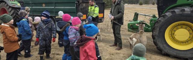 GALERII | Põllutehnika ja kitsed tekitasid Palade lasteaias elevust
