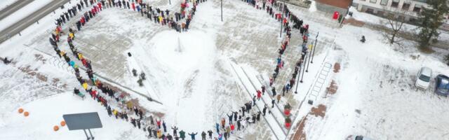 Eesti suurim süda moodustati tänavu Raplas, kokku lõi 35 paigas kaasa üle 5000 inimese