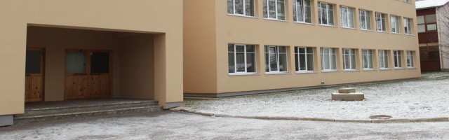 Osa Luunja keskkooli õpilasi saadeti distantsõppele