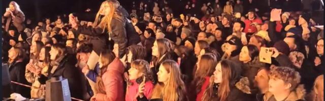 VIDEO: Külm ilm ei heidutanud, publik rokkis koos Termikaga Paide Vallimäel