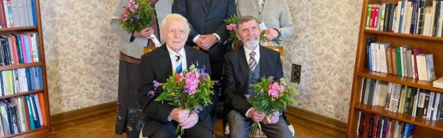 Riigipea andis üle presidendi rahvaluule kogumispreemiad