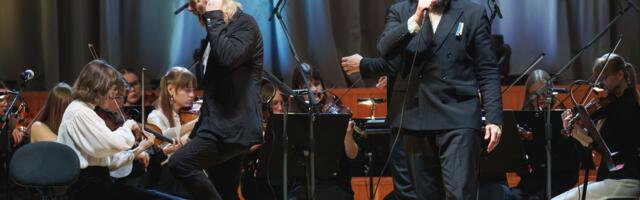 Pühademeeleolu Hiiu kannelde ja keelpilliorkestri poognatõmmete saatel