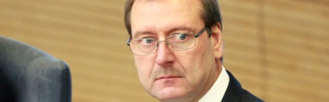 Leedu europarlamendi liige Uspaskich vabandas fraktsiooni ees homode sõimamise pärast, aga kurtis russofoobia üle