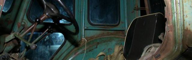 Reporter: Maanteel liikunud auto sai hoobi joomase traktorijuhi kopalt