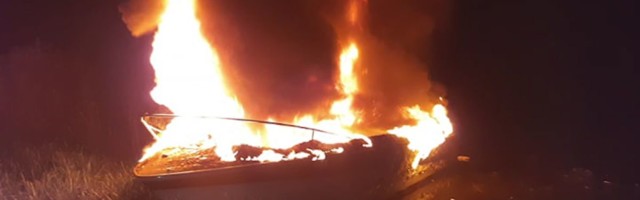 Reporter: Emajõel lahvatas kaater leekidesse