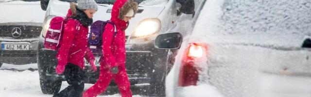 LUGEJA KÜSIB | Kas politsei võib trahvi teha, kui auto numbrimärk on lumega kaetud?