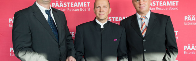 Elu­pääst­ja me­da­li said MA­DIS PRAKS ja  KAU­PO PAR­VE Kuu­sa­lu val­last, PIIA MAI RÜH­KA ja VEI­KO VO­LAR Raa­si­ku val­last