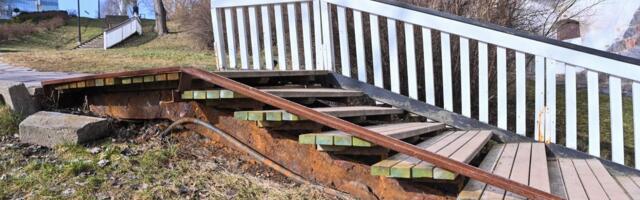 FOTOD | Viljandi hakkas Trepimäe taastamiseks müüma 500 euro eest nimelisi trepiastmeid