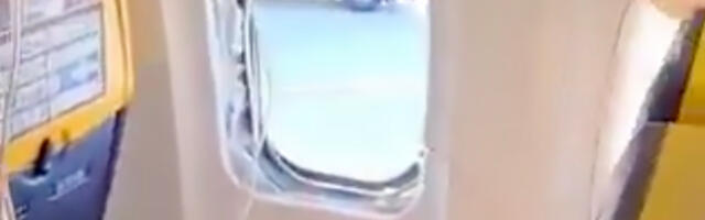 VIDEO: reisija oleks äärepealt välja kukkunud, kui lennukil purunes aken
