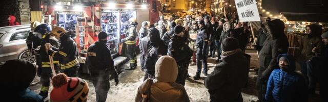 MEM Cafe ette kogunenud meeleavaldajad provotseerivad politseinikke: tulge meile kallale!