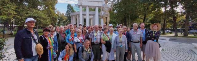 MAALEHT BALKANIL | Mida teeb lambavalvur koos kruusakaevuri, pereõe, kahe ministri ja kraanajuhiga