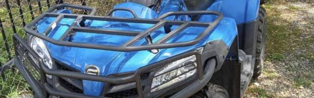 Vozač kvada teško povređen: Naleteo na prikolicu kamiona u Temerinu