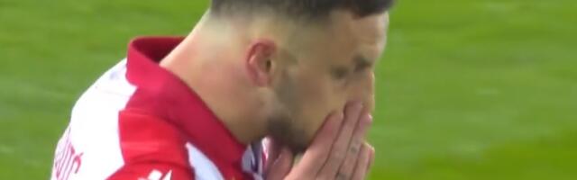 Arnautović jači od povrede! Hramlje, vuče se po terenu i – igra /VIDEO/