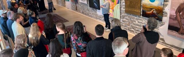 Pildid: Art & Tonic galeriis avati Eesti noore kunsti oksjoninäitus