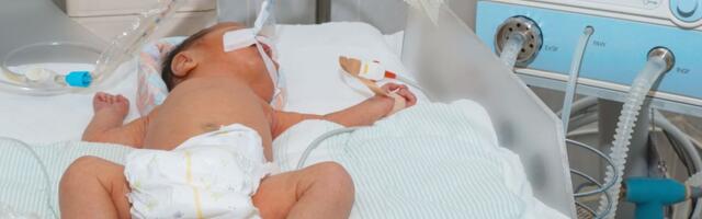 Isa tohterdas beebit vandenõuteooria järgi, laps pääses napilt surmasuust