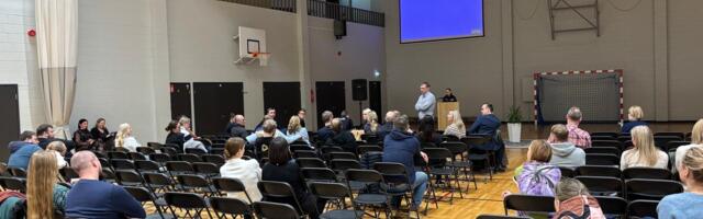 REPORTAAŽ | „Järelevalvet ei ole!“ Merivälja koolis arutati, mida võtta ette pättusi tegevate noortega