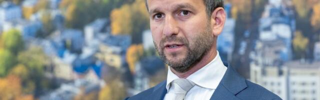 Keskkriminaalpolitsei alustas Tallinna keskkonna- ja kommunaalameti pingihanke kohta kriminaalmenetlust